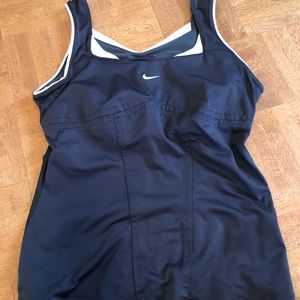 Women’s Nike Shirts and skirts - package
